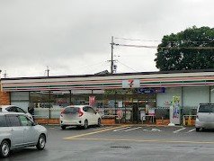 コンビニ　セブン－イレブン　野洲行畑１丁目店（コンビニ）まで500m