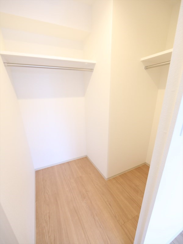 収納　ウォークインクローゼット（収納充実してます）