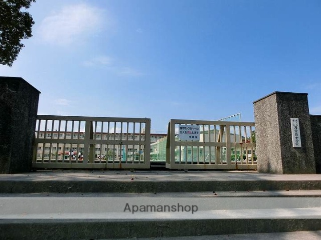 中学校　西紫原中学校（中学校）まで350m