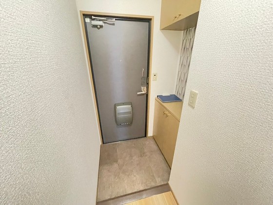 玄関　※別部屋の写真です