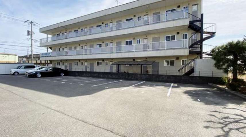 駐車場　駐車場