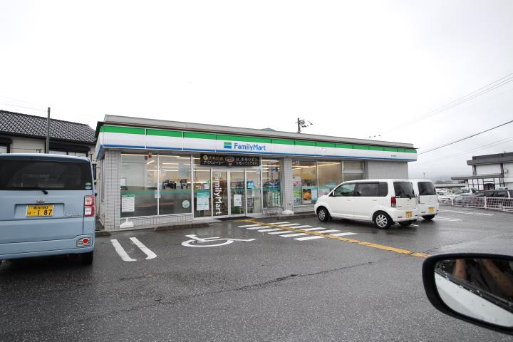 コンビニ　ファミリーマート野市東野店（コンビニ）まで775m