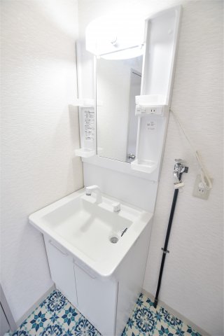 洗面設備　画像は別号室。ご参考にどうぞ