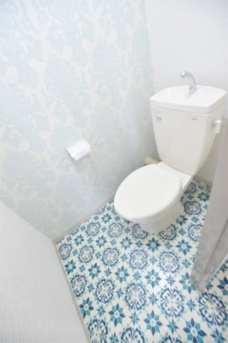 トイレ　画像は別号室。ご参考にどうぞ