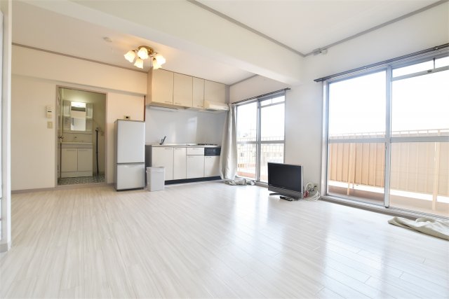 居室・リビング　画像は別号室。ご参考にどうぞ