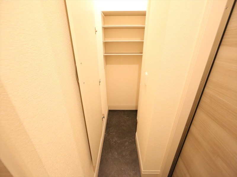 玄関　玄関　シューズボックス付（収納充実してます）
