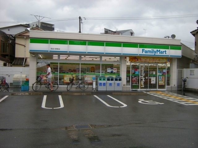 コンビニ　ファミリーマート西淀川野里店（コンビニ）まで387m