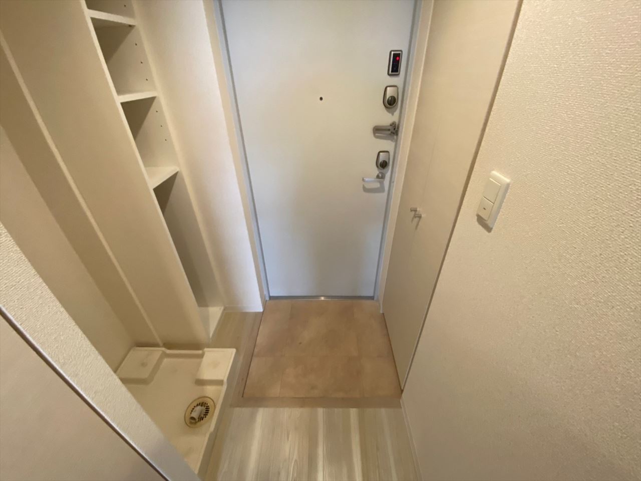 玄関　YS上前津