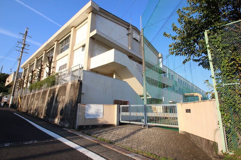 中学校　名古屋市立久方中学校（中学校）まで1518m