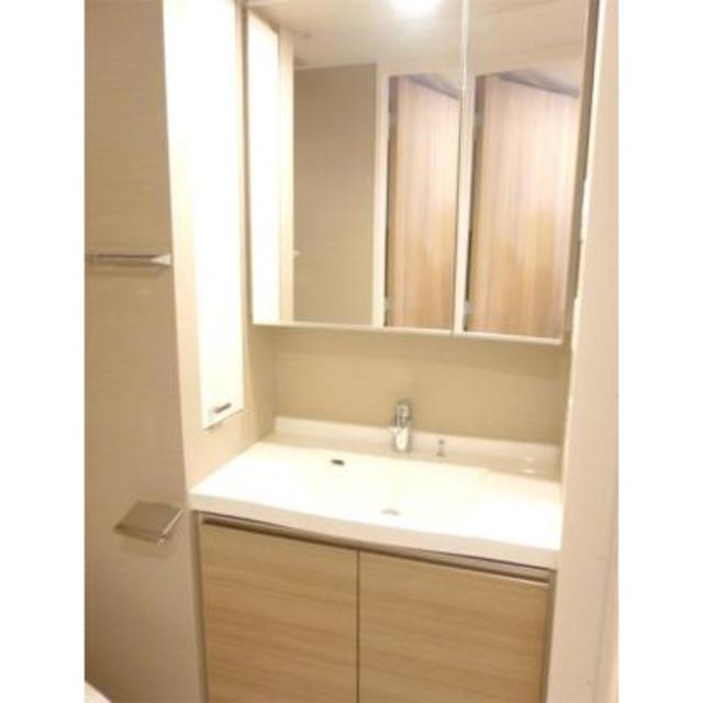 洗面設備　※写真は同タイプ住戸です。