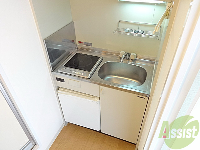 キッチン　ＩＨコンロなので、お掃除もしやすく爽やかです。