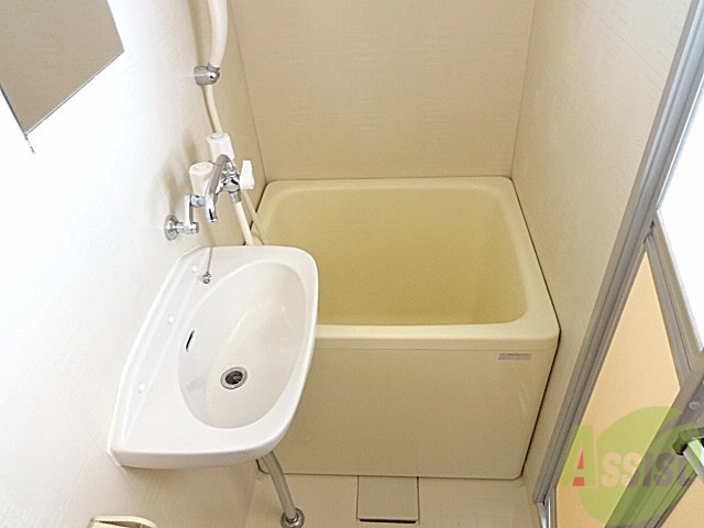 バス・シャワールーム　３点ユニットです。全てがここですんじゃいます！