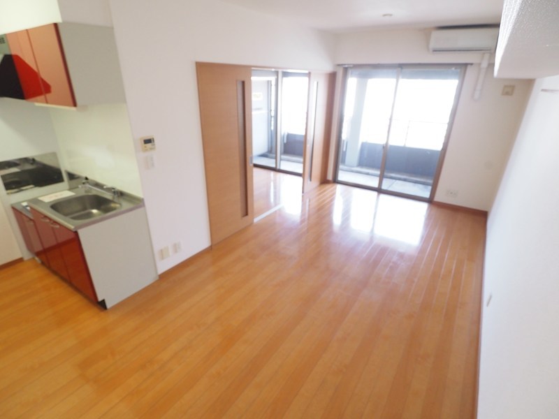 居室・リビング　明るいお部屋です。