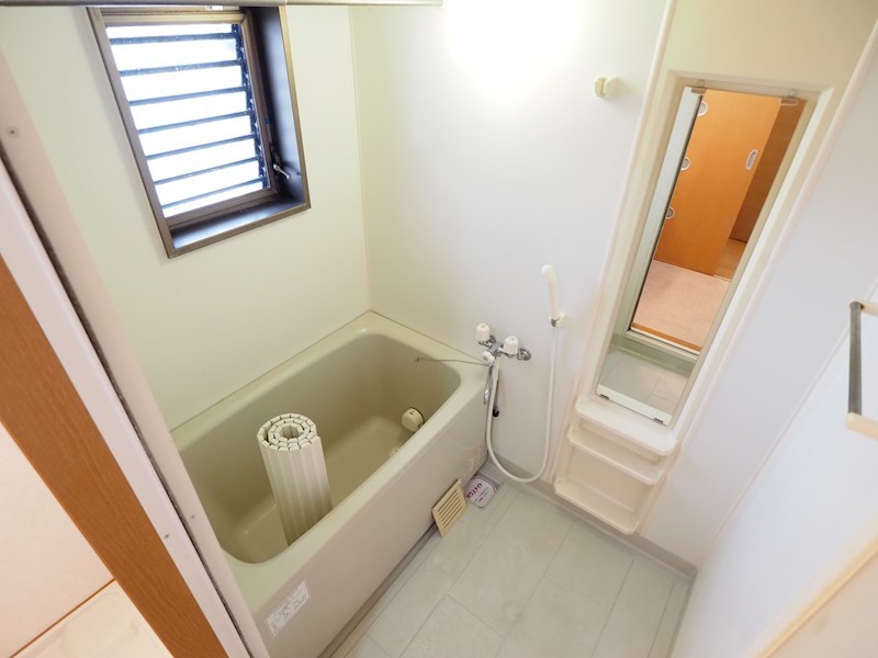 バス・シャワールーム　浴室。