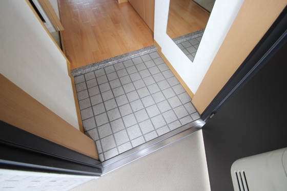 玄関　※別部屋の写真です