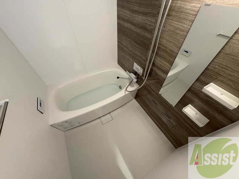 バス・シャワールーム　お風呂になります。一日の疲れを癒してくださいね。