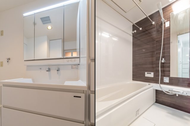 バス・シャワールーム