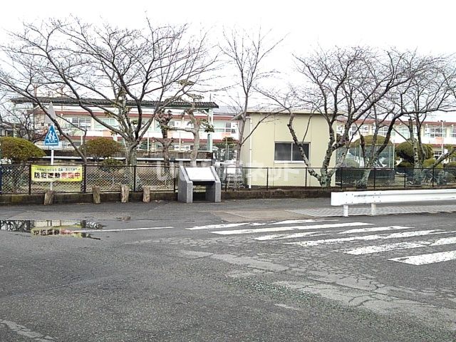 小学校　久留米市立江上小学校（小学校）まで1953m