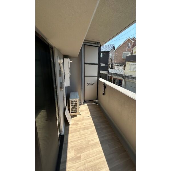 バルコニー　※同仕様写真となります。※反転タイプになります。