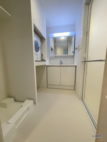 洗面設備　脱衣所広々！