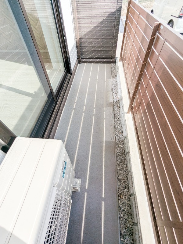 バルコニー　図面と現状に相違がある場合には現状を優先