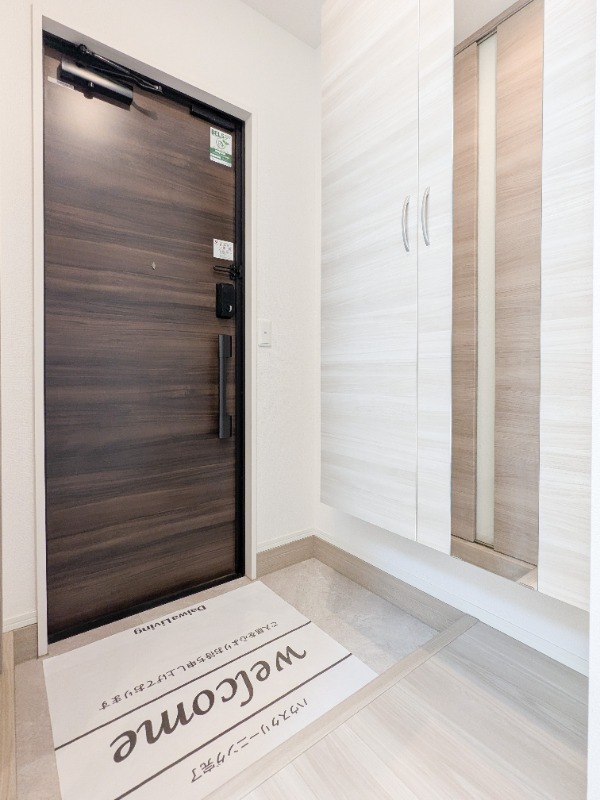 玄関　図面と現状に相違がある場合には現状を優先