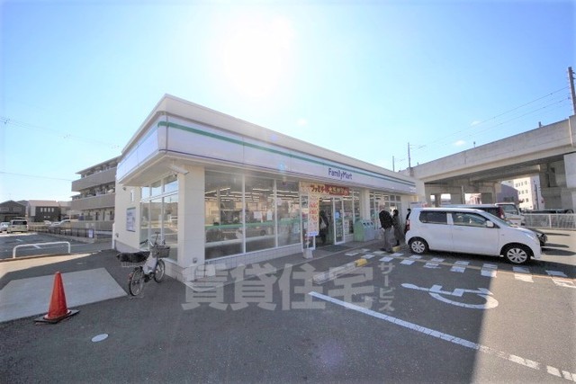 コンビニ　ファミリーマート　奈良大森町（コンビニ）まで111m