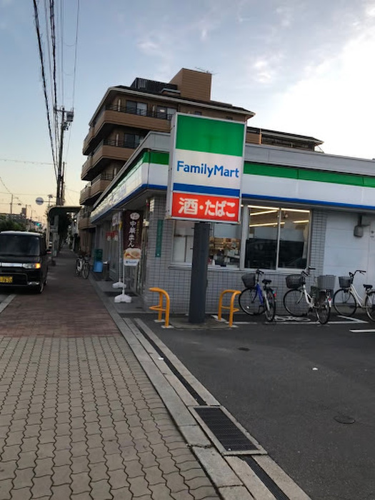 コンビニ　ファミリーマート 加美正覚寺店（コンビニ）まで400m