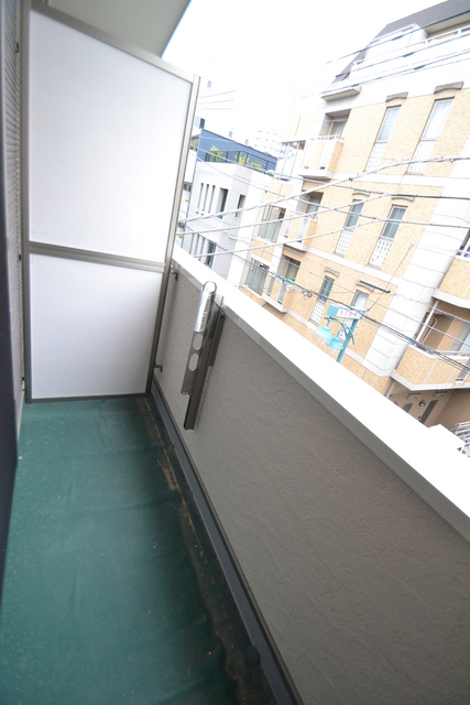 バルコニー　南向きの明るいバルコニーです！