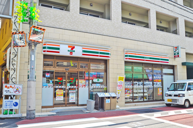 コンビニ　セブンイレブン（コンビニ）まで110m