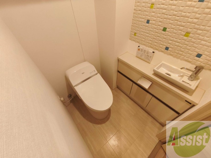 トイレ　ウォシュレット機能がついたトイレ。安心して使用できますね。