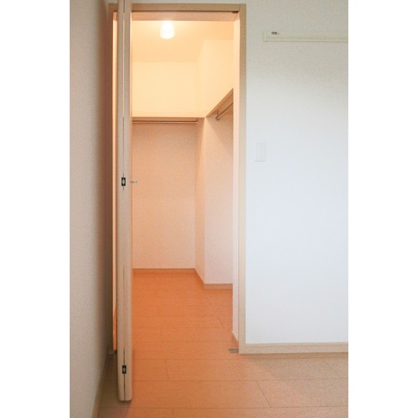 収納　同じ建物の別のお部屋