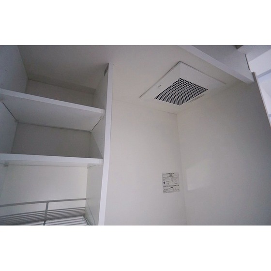 キッチン　キッチン上棚あり