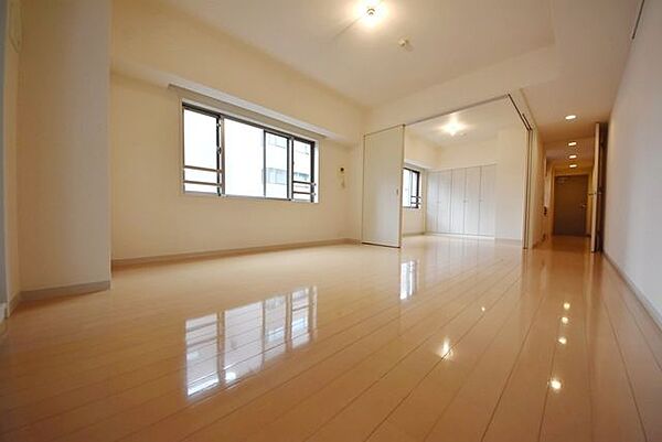 居室・リビング　※別部屋の参考写真です。