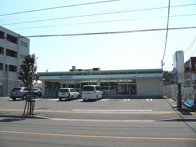 コンビニ　ファミリーマート高松橋店（コンビニ）まで161m