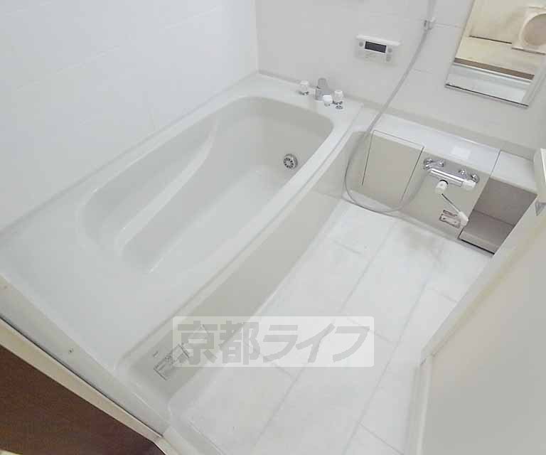 バス・シャワールーム　広いお風呂で疲れも癒せます・