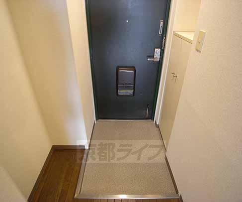 玄関　靴箱も付いております