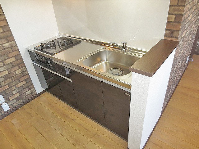 キッチン　人気で使用しやすい独立型システムキッチンです♪