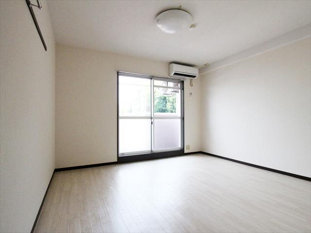 居室・リビング　松山市緑町　フォルテ緑町　リビング