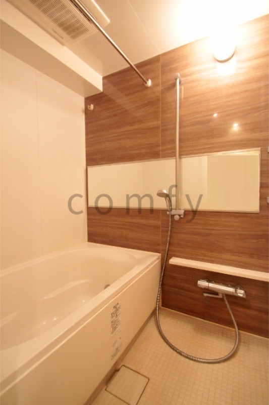 バス・シャワールーム　バスルーム