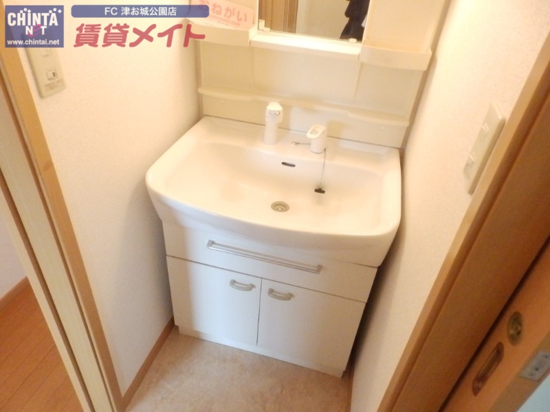 洗面設備　同タイプの部屋写真です