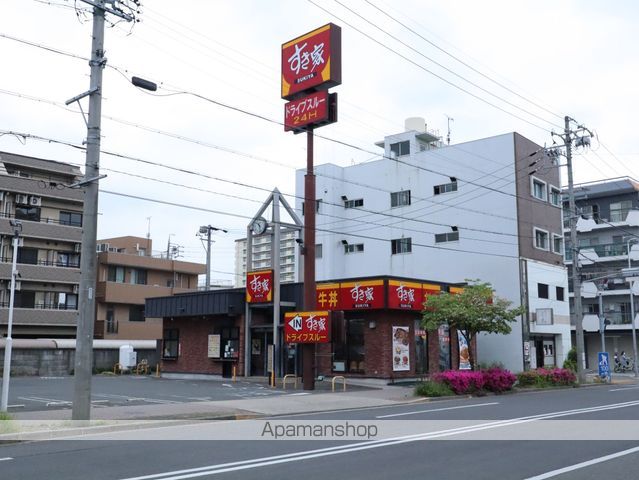 飲食店　すき家153号千種本町店（飲食店）まで414m