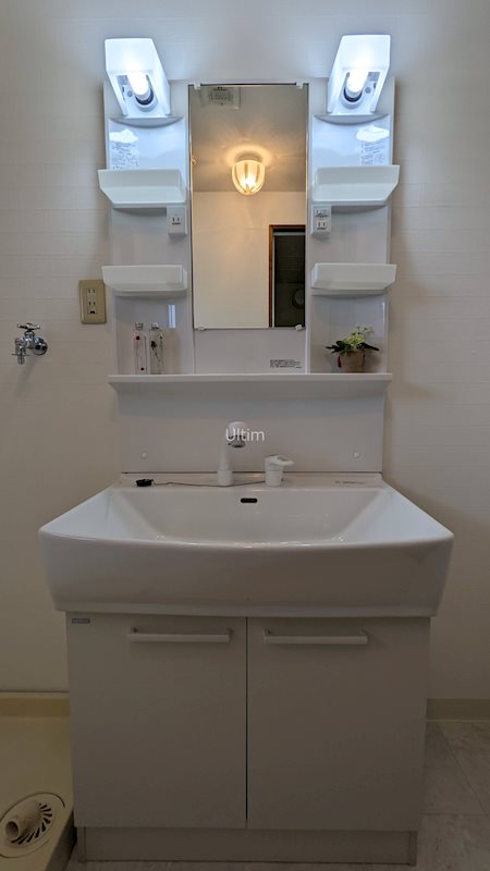 洗面設備　※同タイプの他のお部屋です