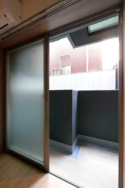 バルコニー　お洗濯にも便利なバルコニー付き