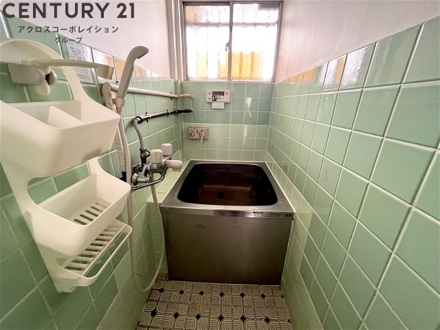 バス・シャワールーム　窓があり換気しやすくオススメです！