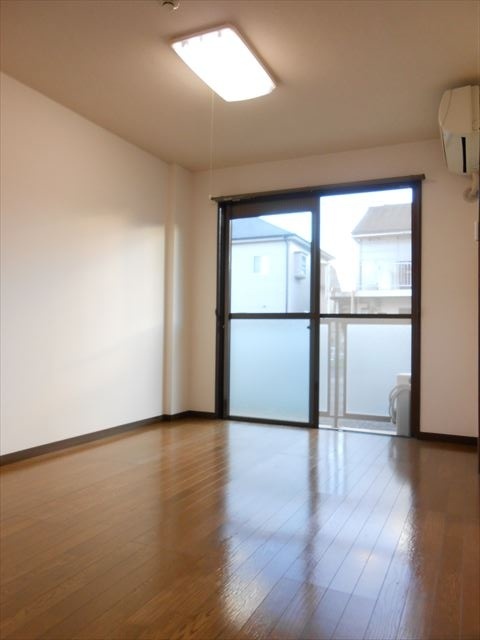 居室・リビング　※リフォーム前の為同一部屋