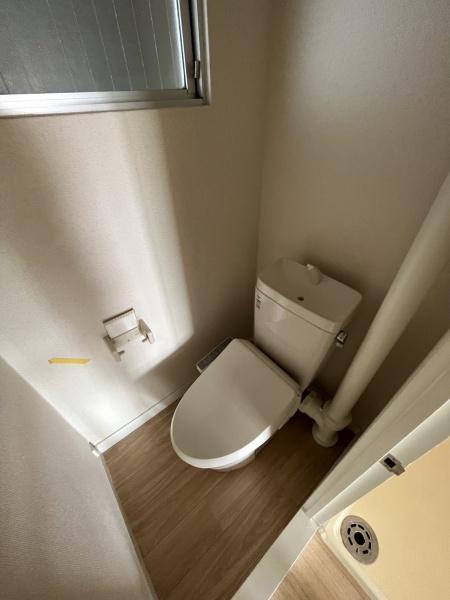 トイレ　温水洗浄便座完備♪