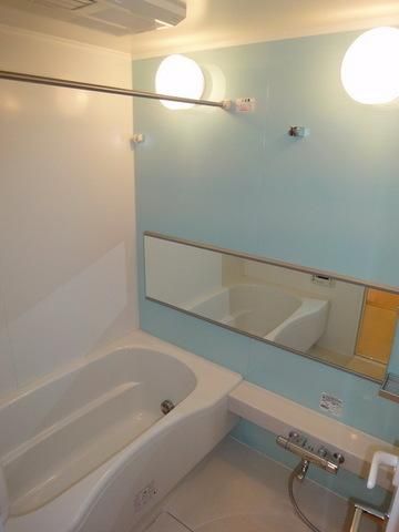 バス・シャワールーム　広々追い焚き浴室乾燥機付きバス