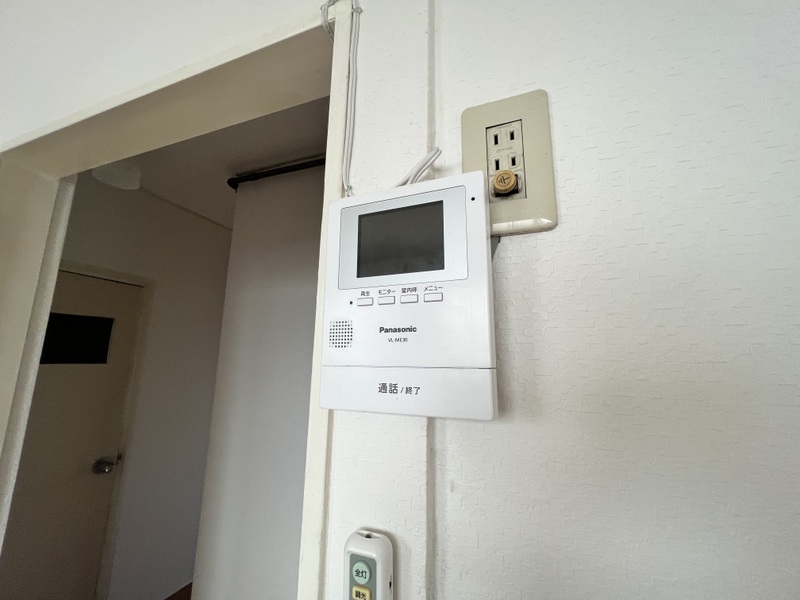 セキュリティ　モニター付きインターホン