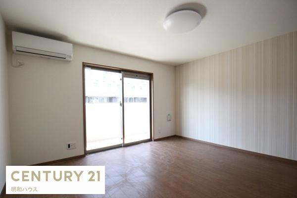 居室・リビング　【参考】105号室の写真（同タイプ）